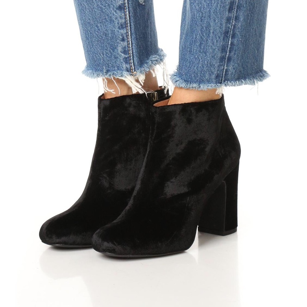 Madewell black velvet nearly boots/booties